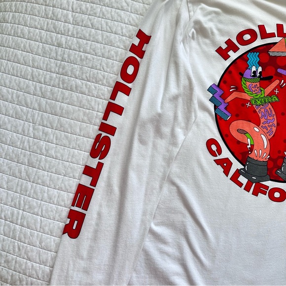 Holister California Graphic LongSleeve Tee - Picture 4 of 6